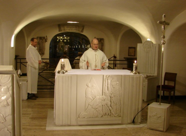 Mass over St Peter’s tomb.